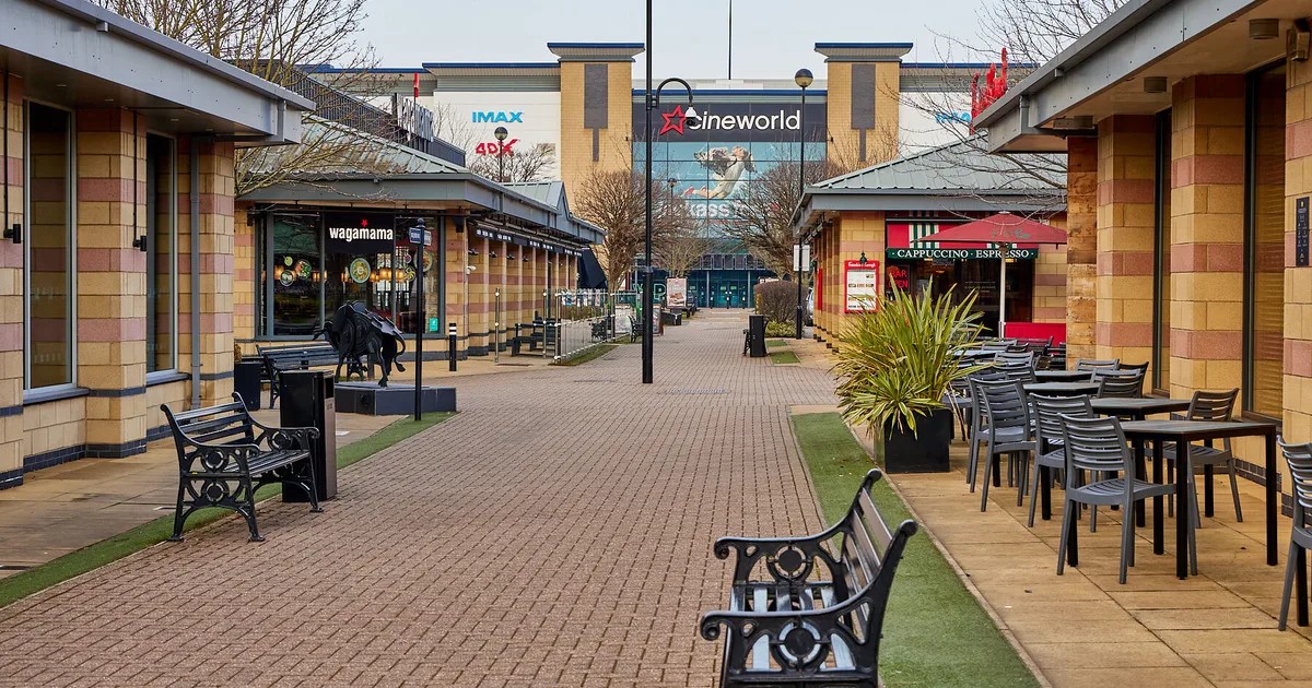 Walkway with Valley Centertainement in the distance